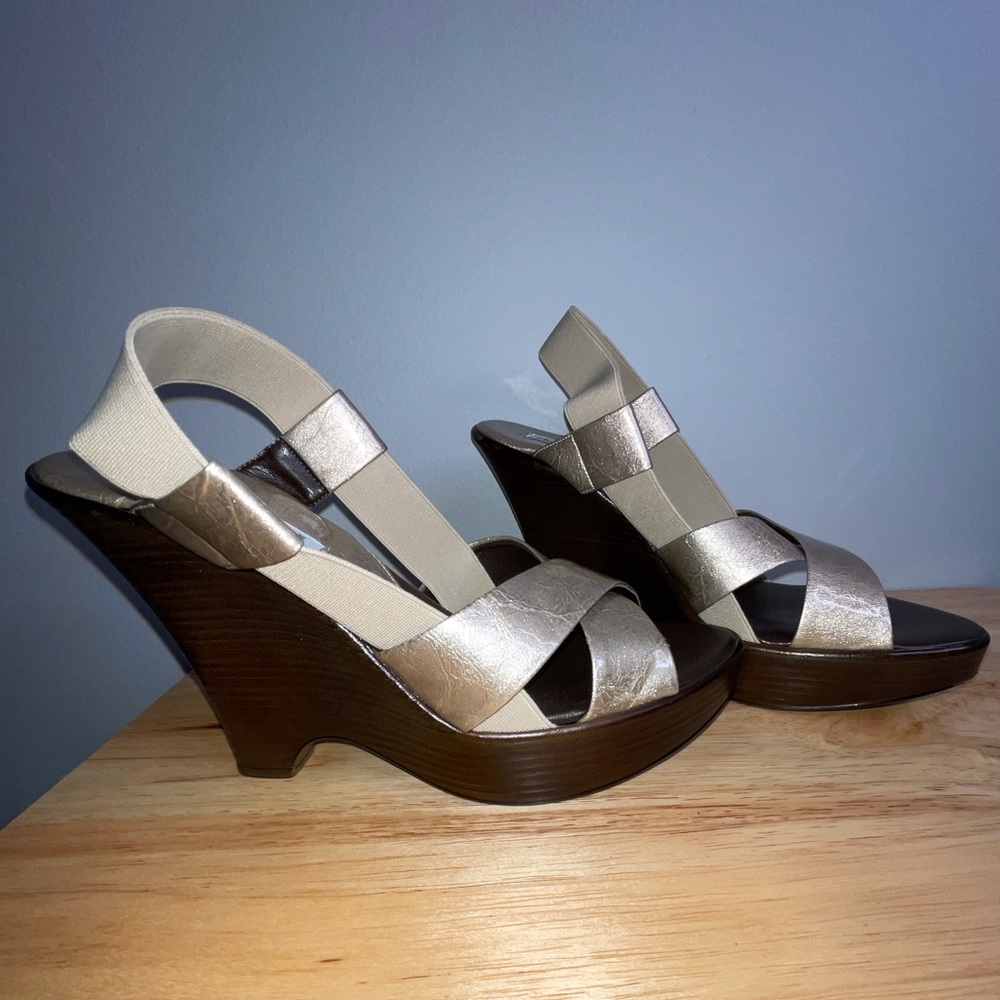 NEW Charles David Wedges